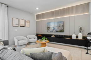 10 Bedrooms- 8 Bathrooms- Windsor Cay16267Sk